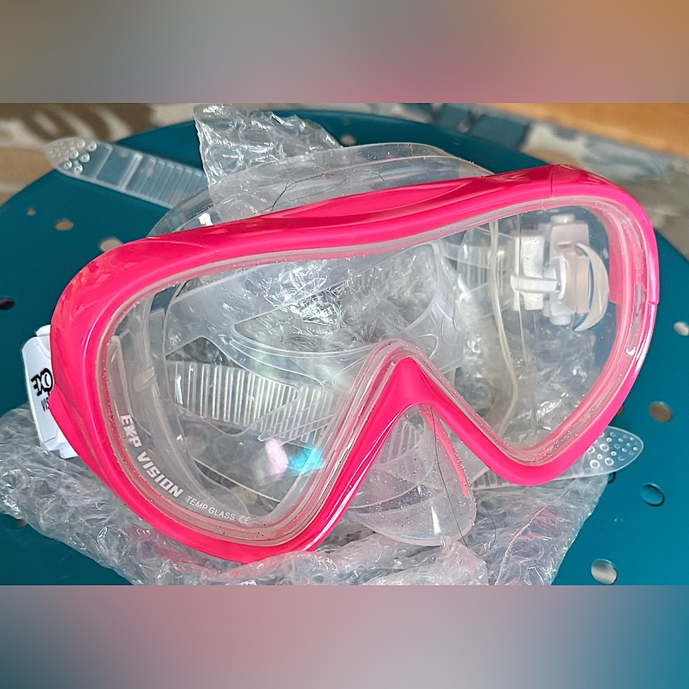 Water goggles and bucket hat